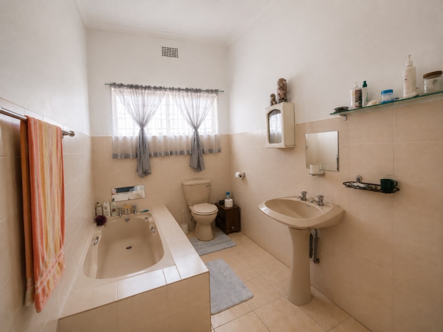 4 Bedroom Property for Sale in Oos Einde North West